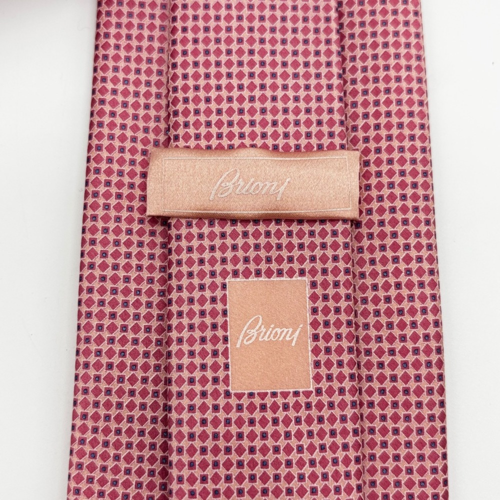 Brioni Silk Pink Blue Geometric Luxury Tie Handmade Made in Italy - 59" / 3.5"